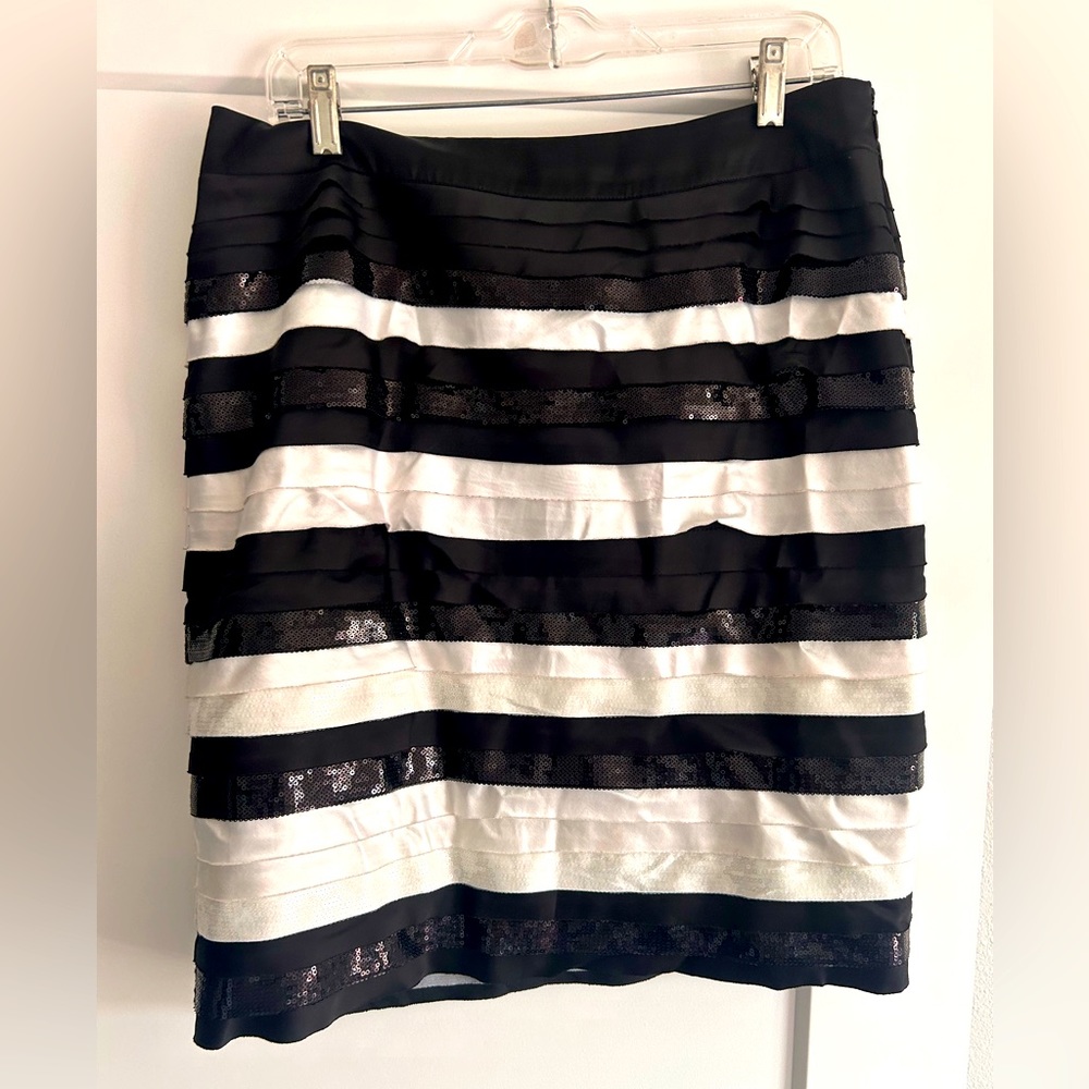 White House Black Market sequence mini skirt